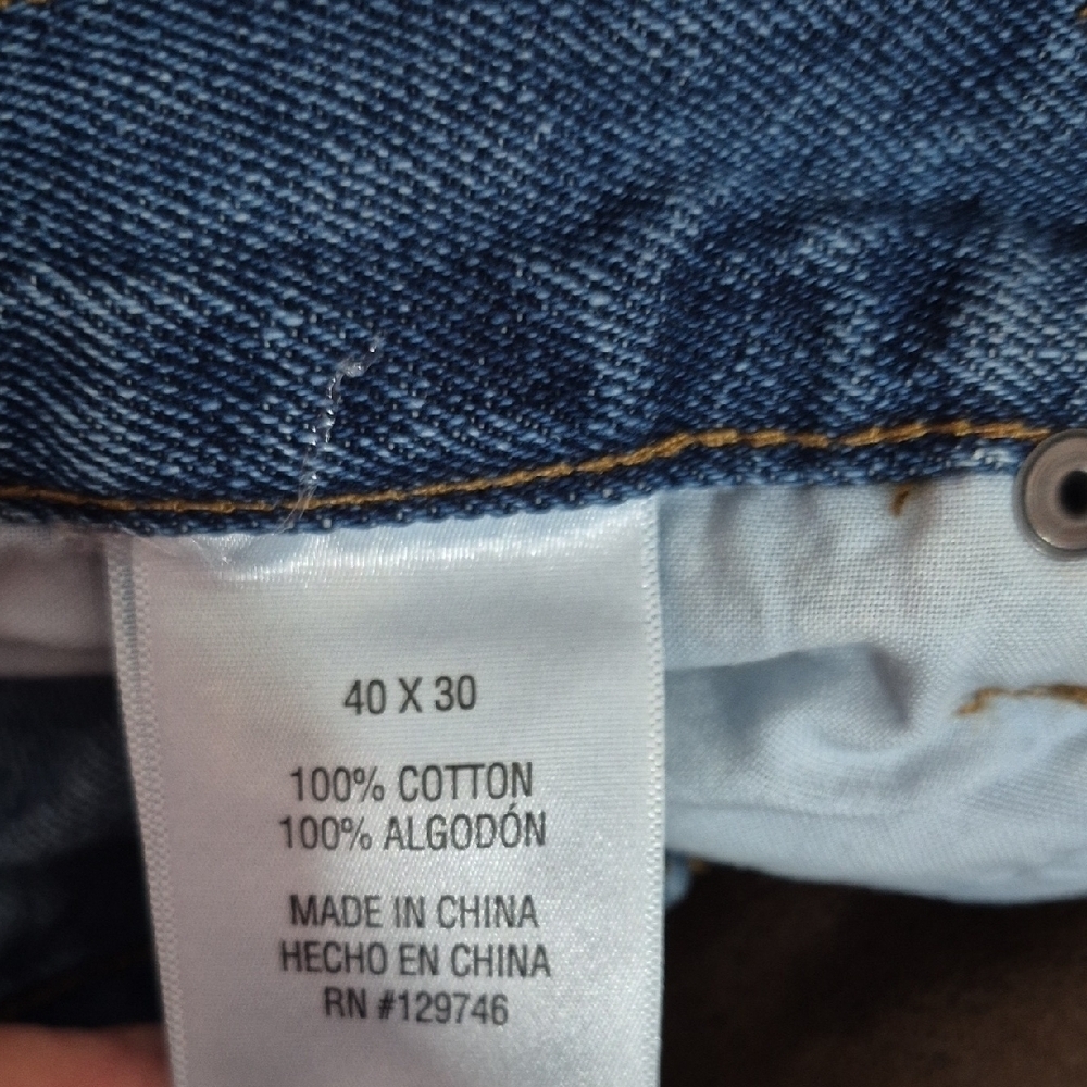 Blue MOUNTAIN, Classic Blue Relaxed Fit Jeans for Men. WAIST 40. - Picture 11 of 12